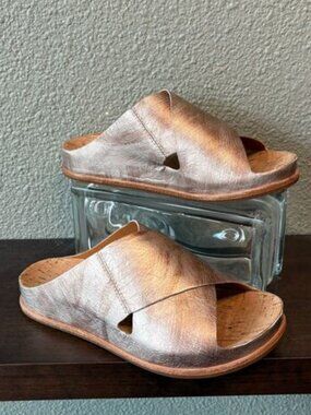 Korkease Tutsi Cross Band Lt Gold Sandal